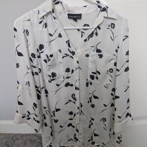 Fortune and Ivy womens white floral button down blouse size S
